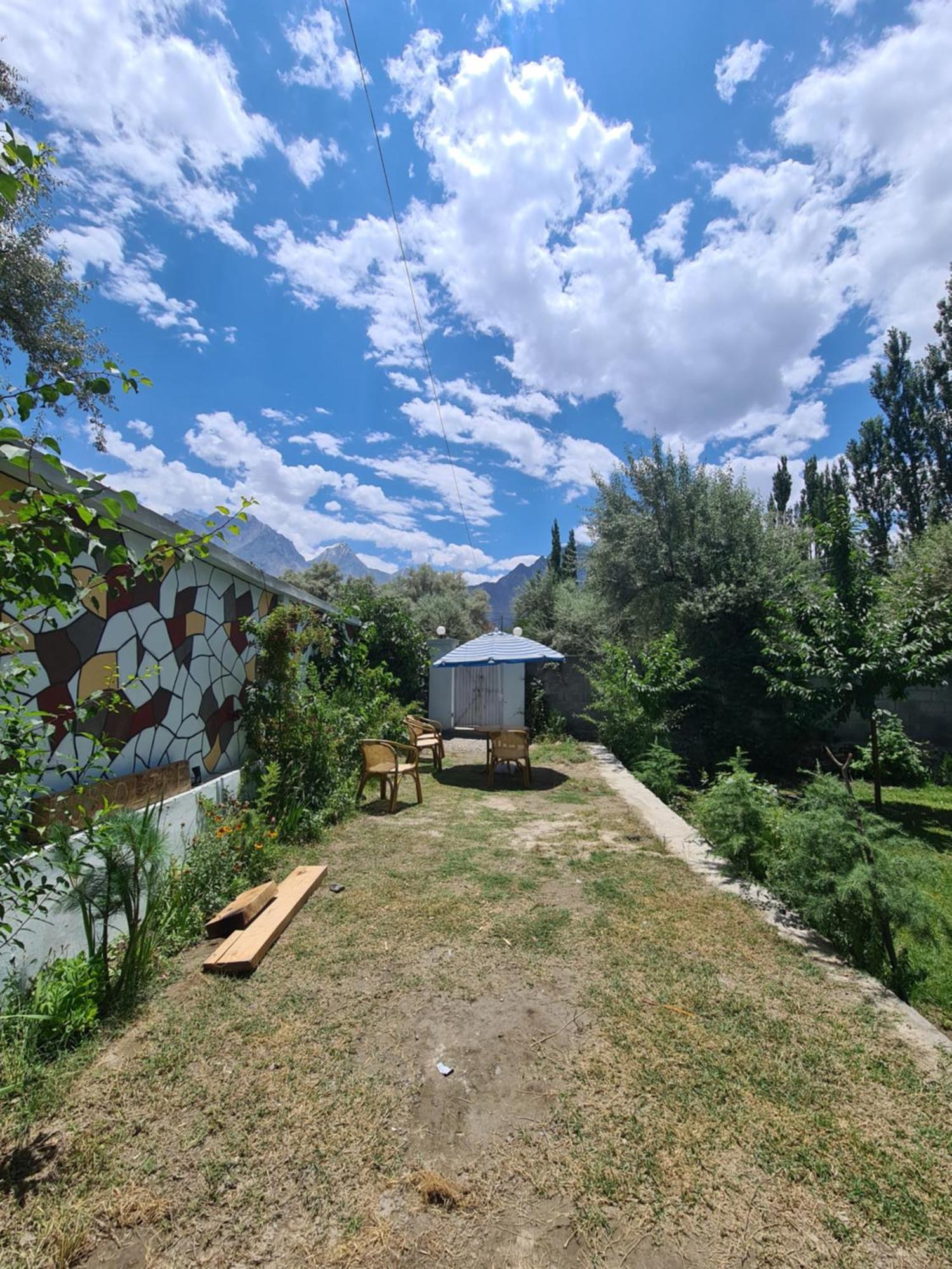 Rus Olive Lodge Skardu Buitenkant foto